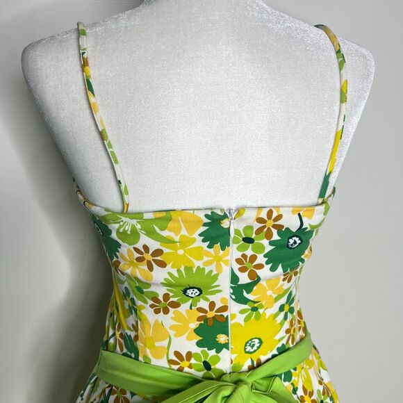 Vintage Y Apparel Retro Fit and Flare‎ Dress Size Small Tie Waist Boned Bodice - Picture 4 of 13